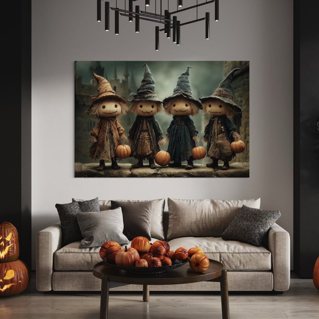 4 kleine heksjes naast elkaar op een canvas schilderij in een woonkamer