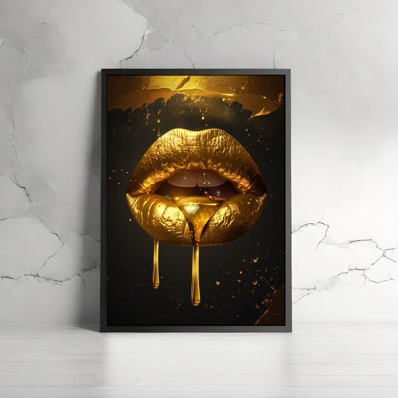 Poster met goudkleurige lippen waar vloeibaar goud uit druipt