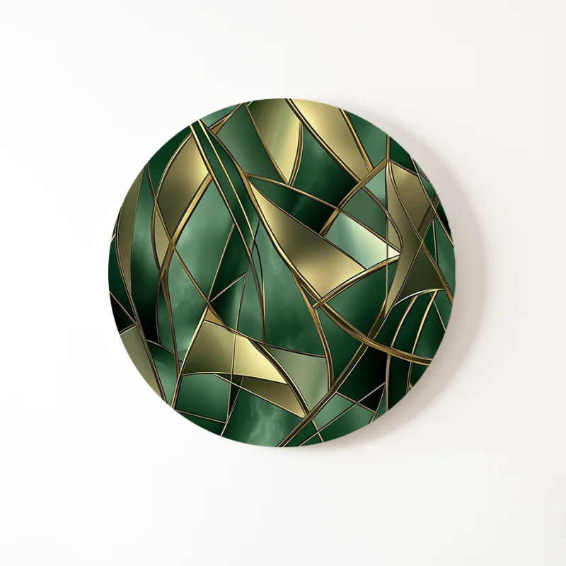 Geometrisch ontwerp in groen en goud op een dibond muurcirkel.