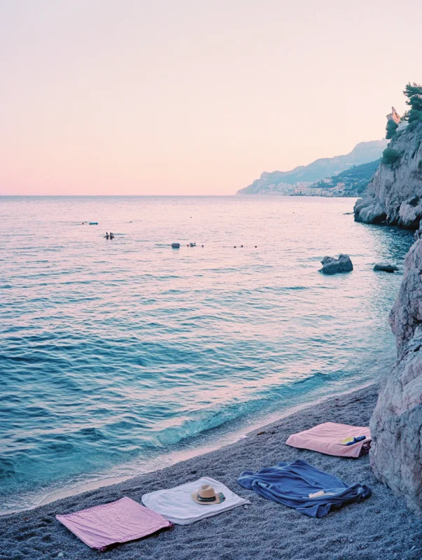Wanddecoratie canvas met een rustige kustlijn en zachte golven in zachte tinten