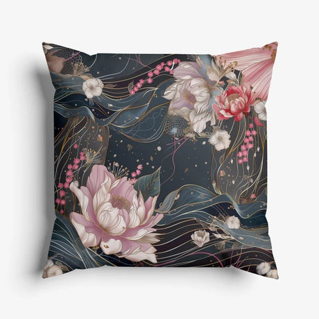 Sierkussen met een donkere bloemenprint